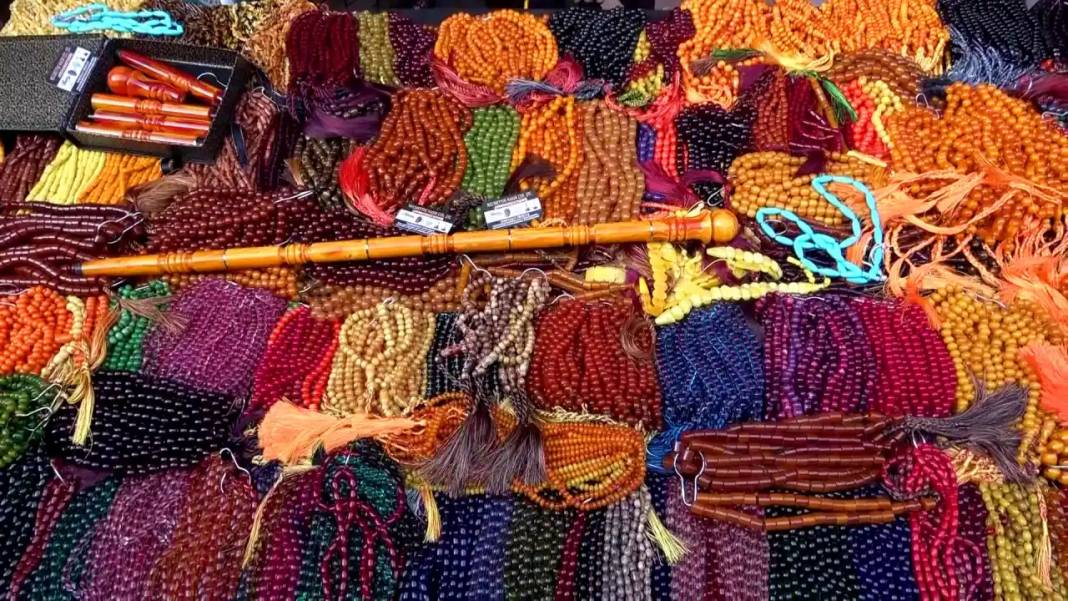 Koleksiyonerler Adana’da Buluştu: Tespih Tutkunları Mezatta Kapıştı! 5